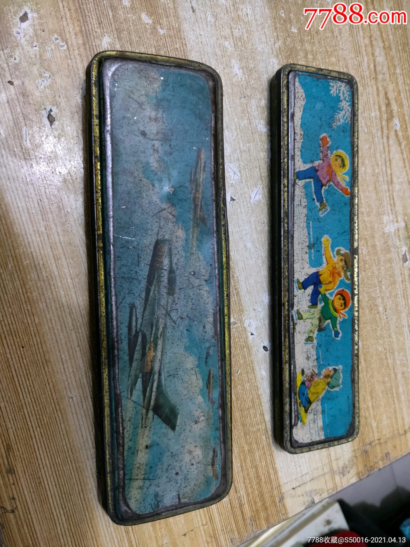 70年代铁皮文具盒2个