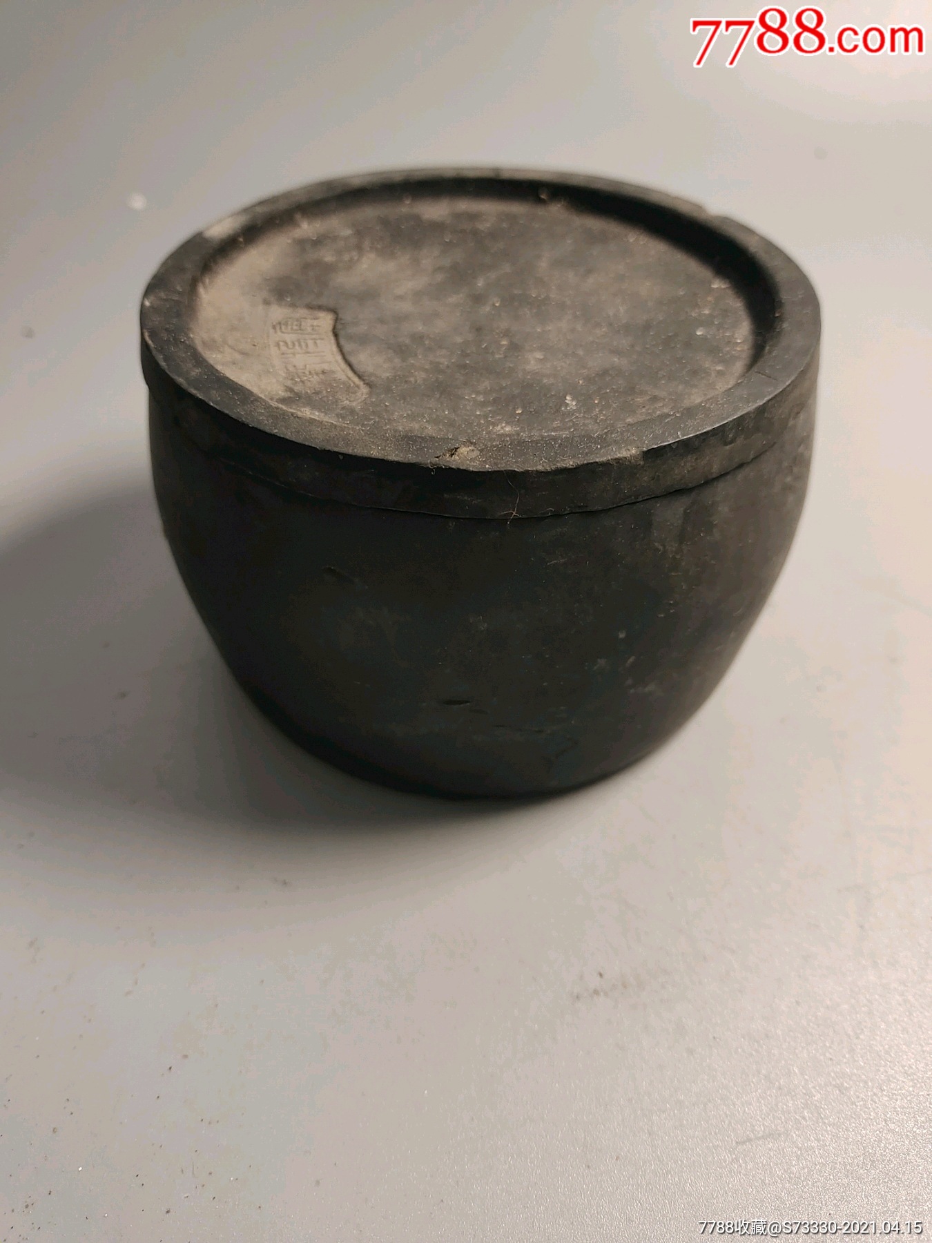 创汇期仿古乾隆款蛐蛐罐一只敲之有开线的声音未能找到线头