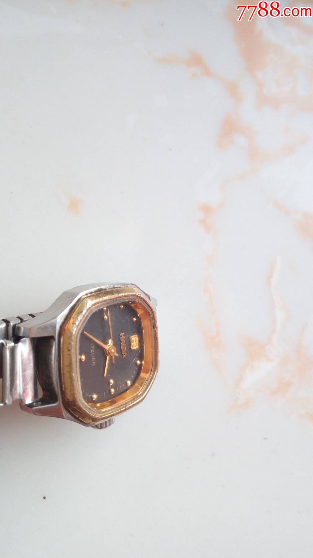 上海海达手表女款上海机芯