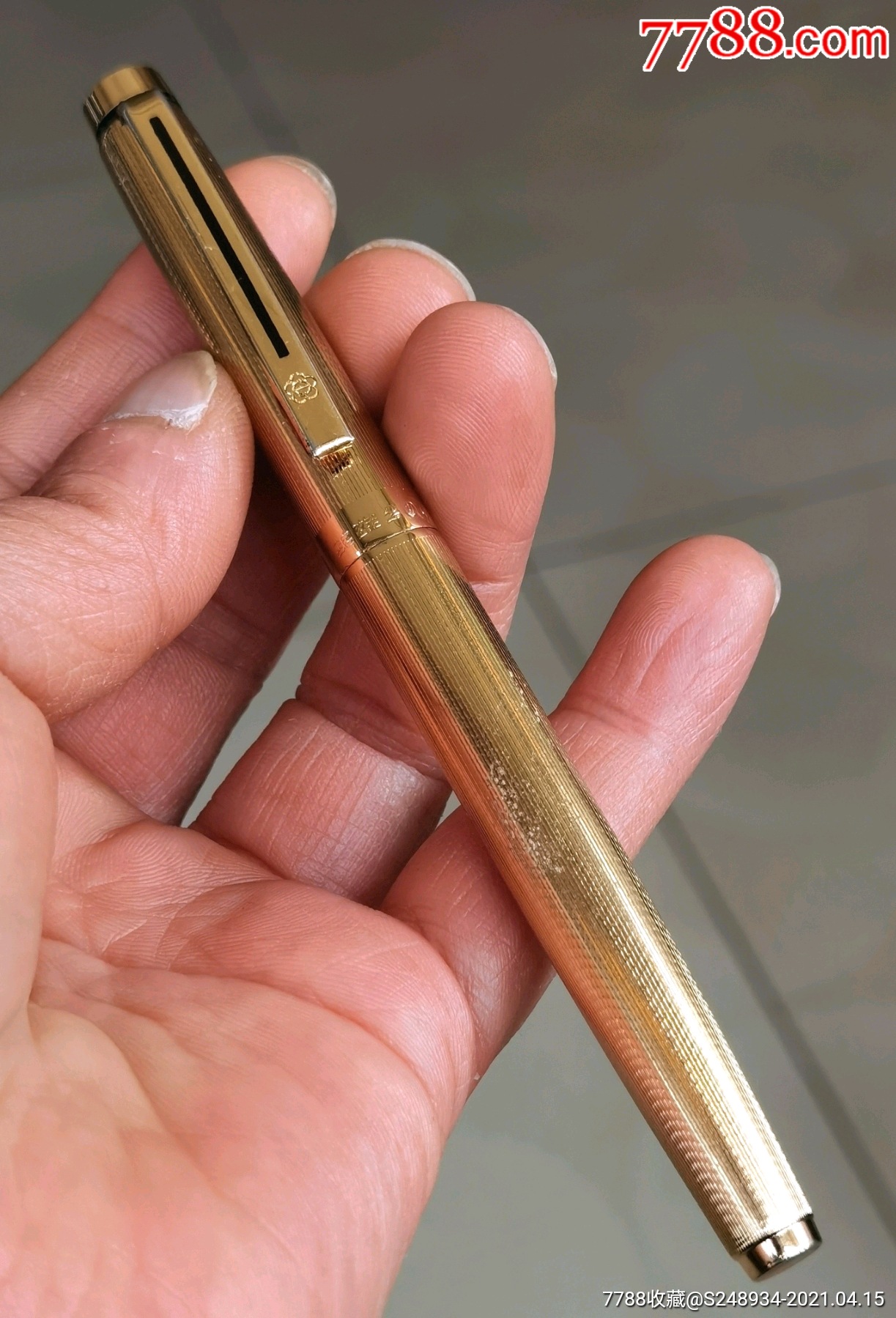 英雄200金笔钢笔-14k-9p-金色壳细波纹-品好