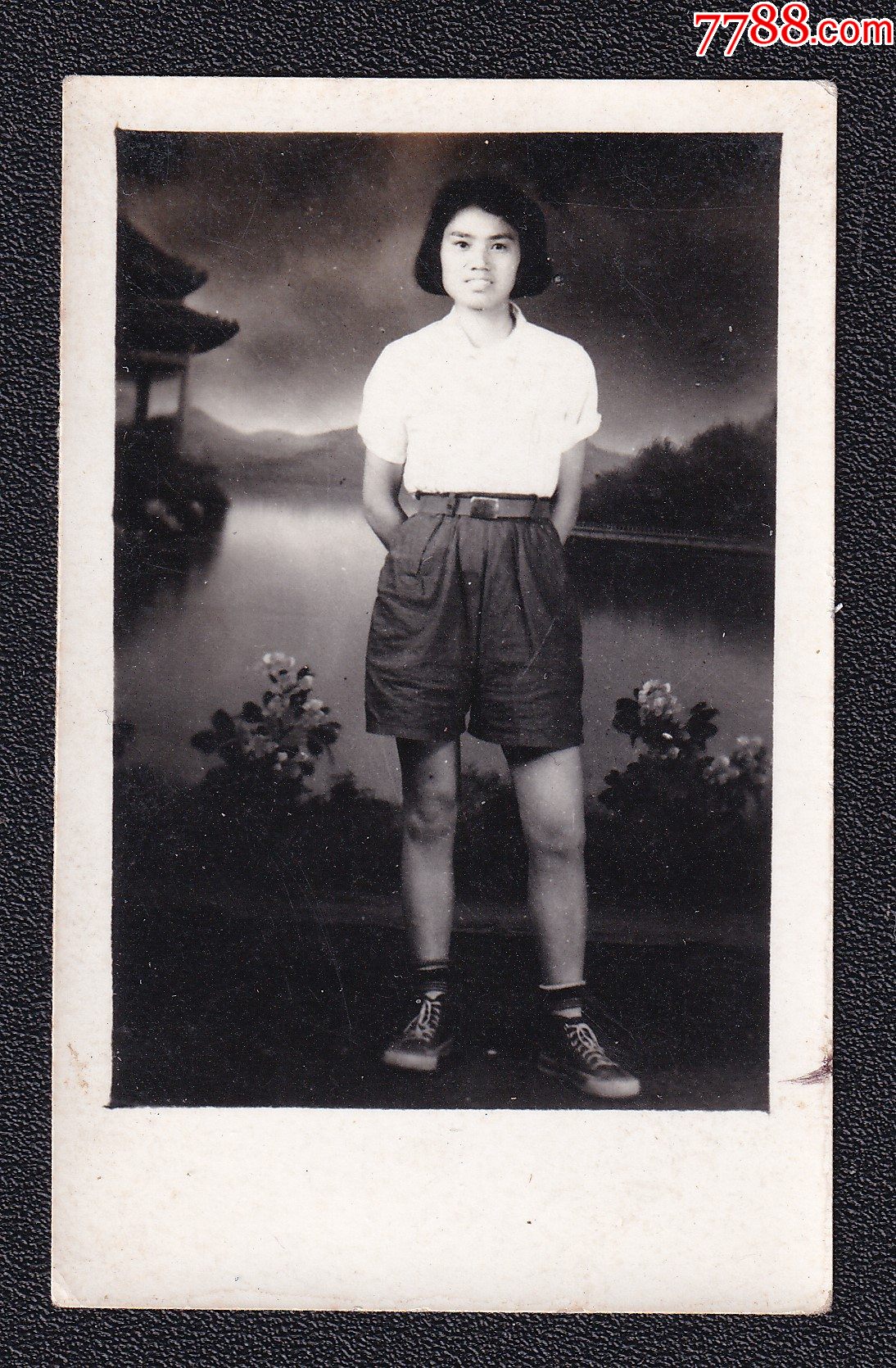 50年代美女学生老照片1张(尺寸约64*41厘米)