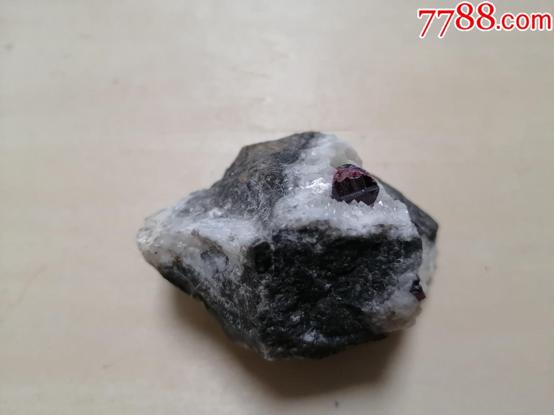 红色原矿石伴生白水晶与石英原石可能是朱砂原石辰砂摆设辟邪平安尺寸