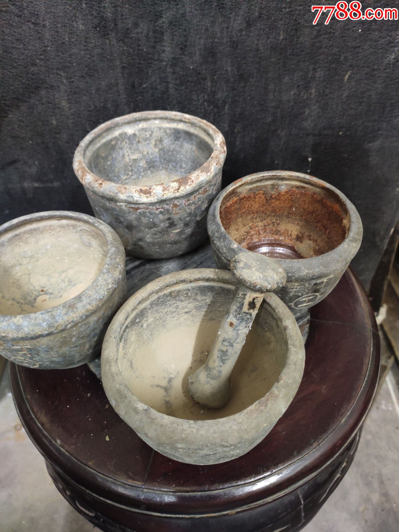 四个铁捣药罐
