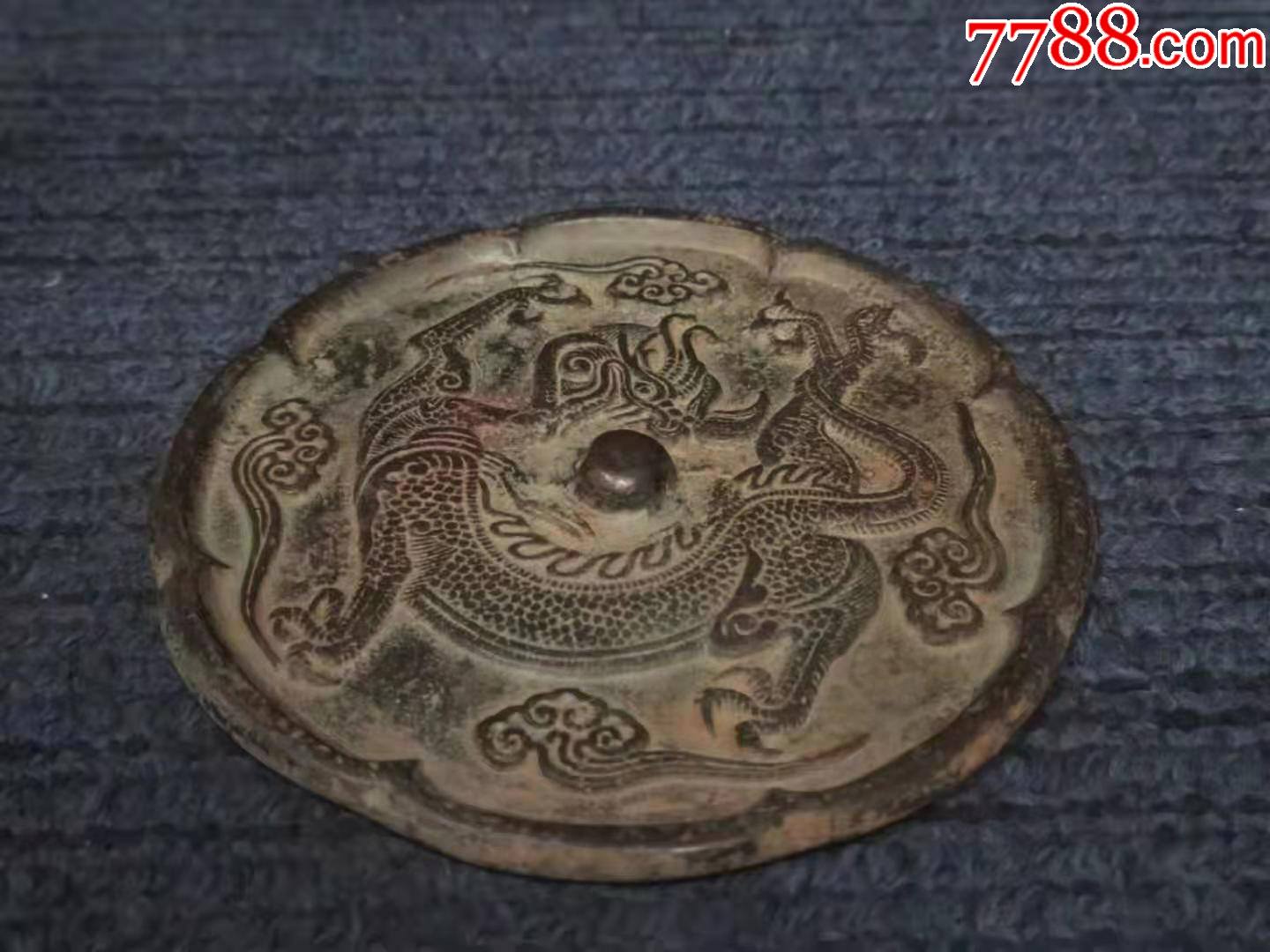 龙纹铜镜