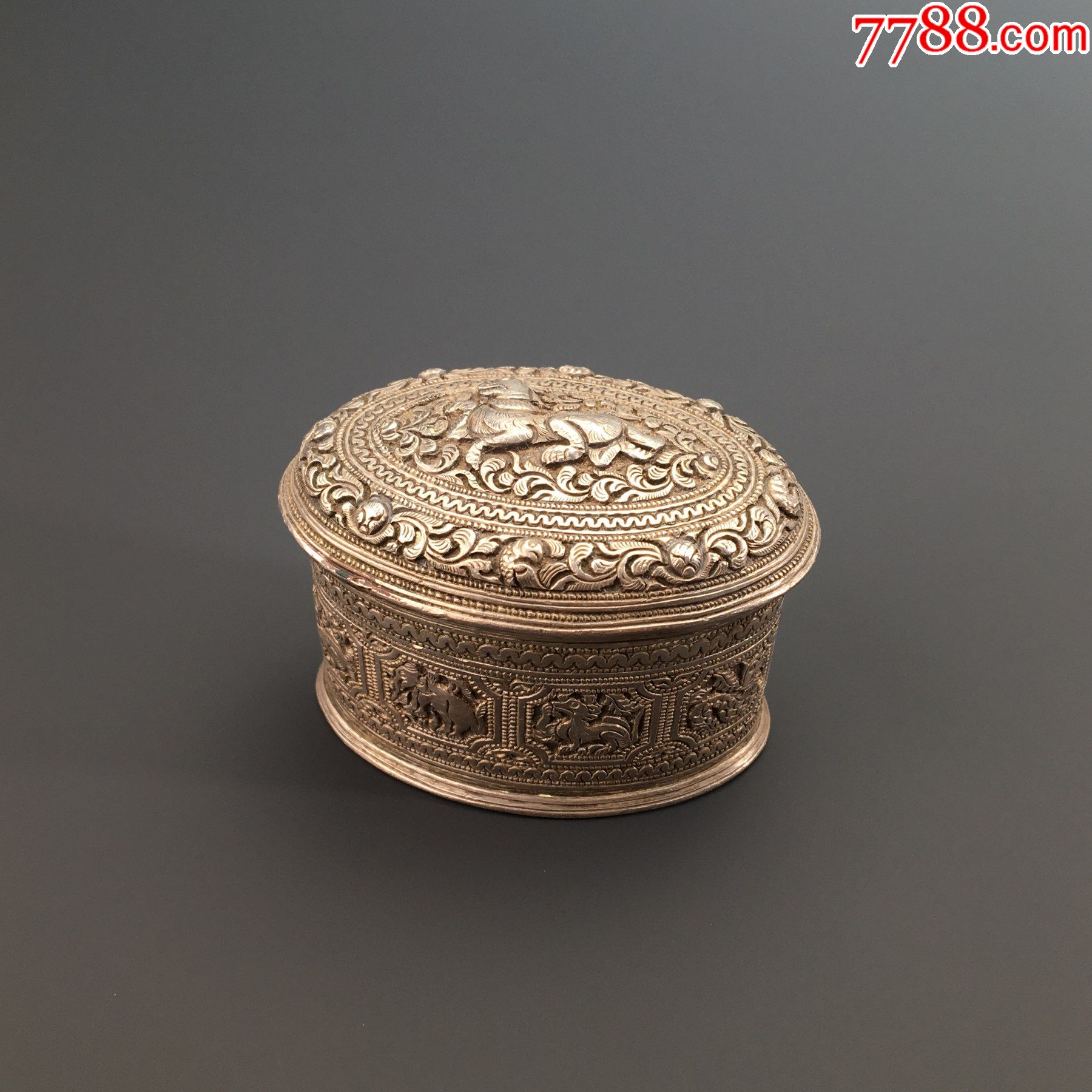 1819世纪满工斩刻象狮兽纹老银盒烟具粉盒银胭脂盒纯银盖盒