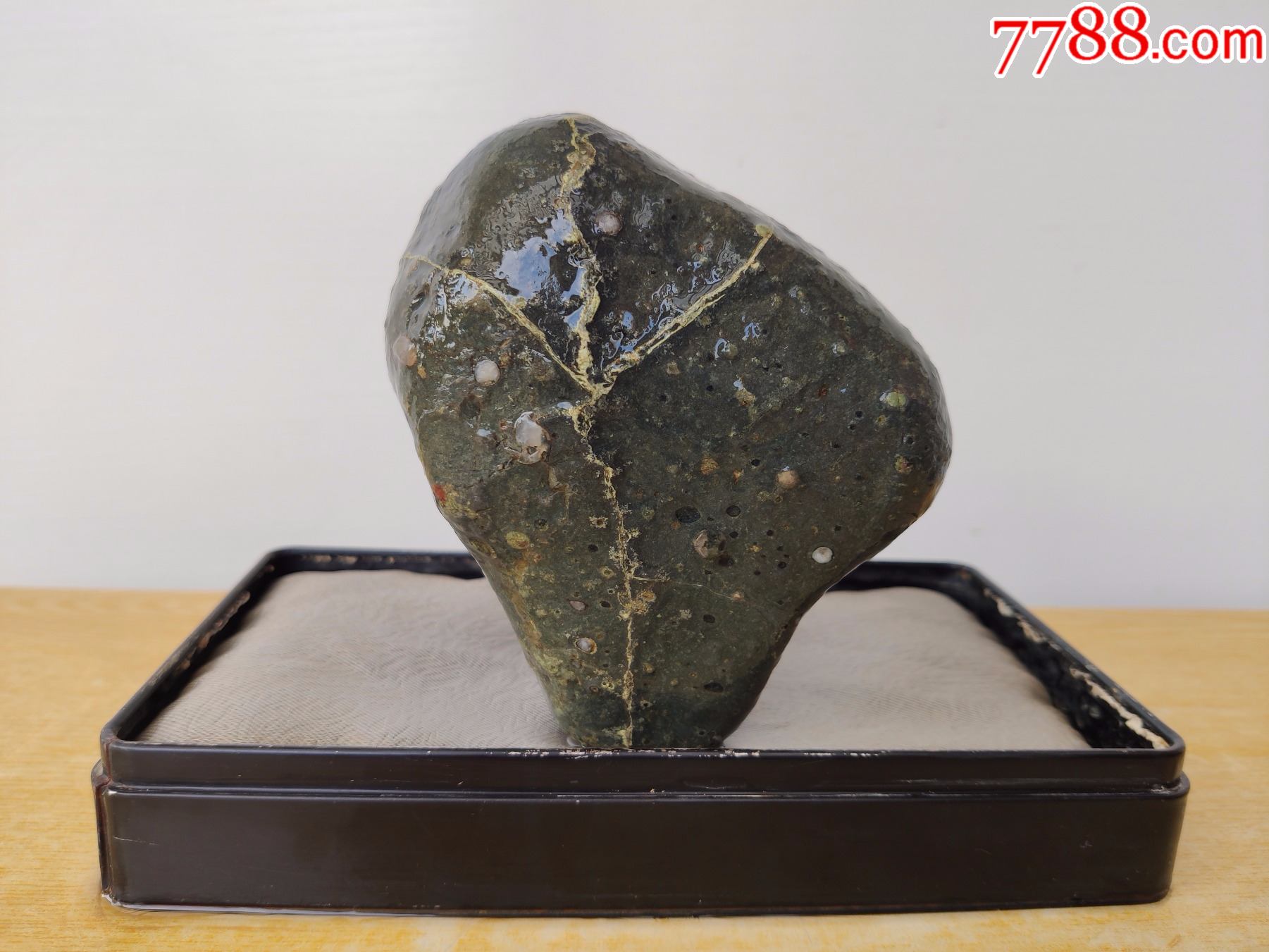 洛阳梅花石原石1791梅花三弄(花型好,自然包浆好,磁性强)