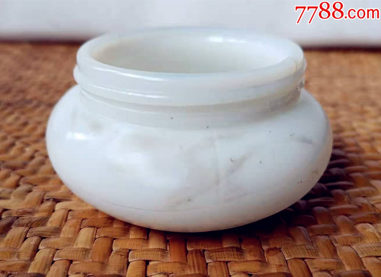 民国时期白色琉璃瓶一只