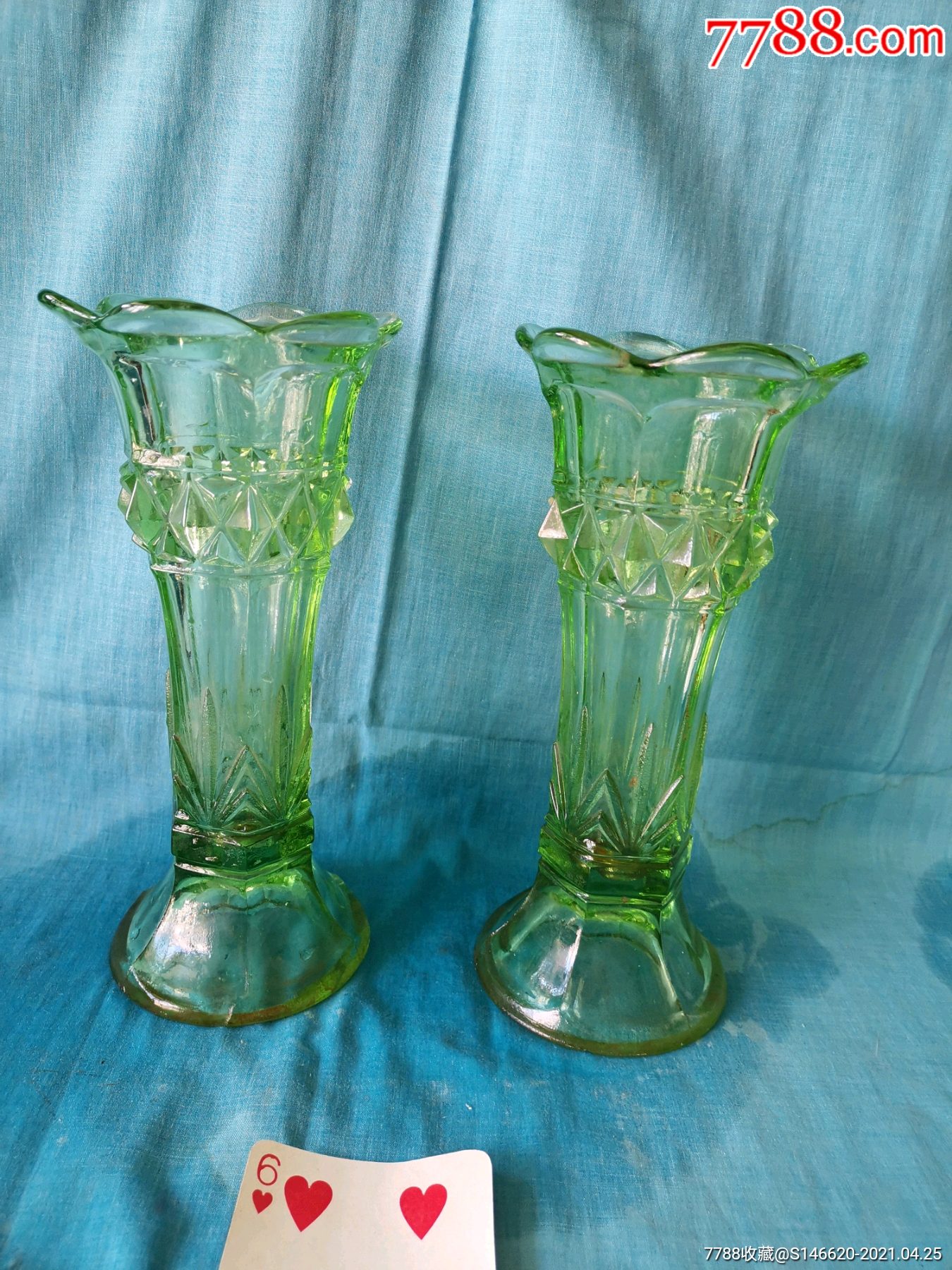 老玻璃花瓶一对