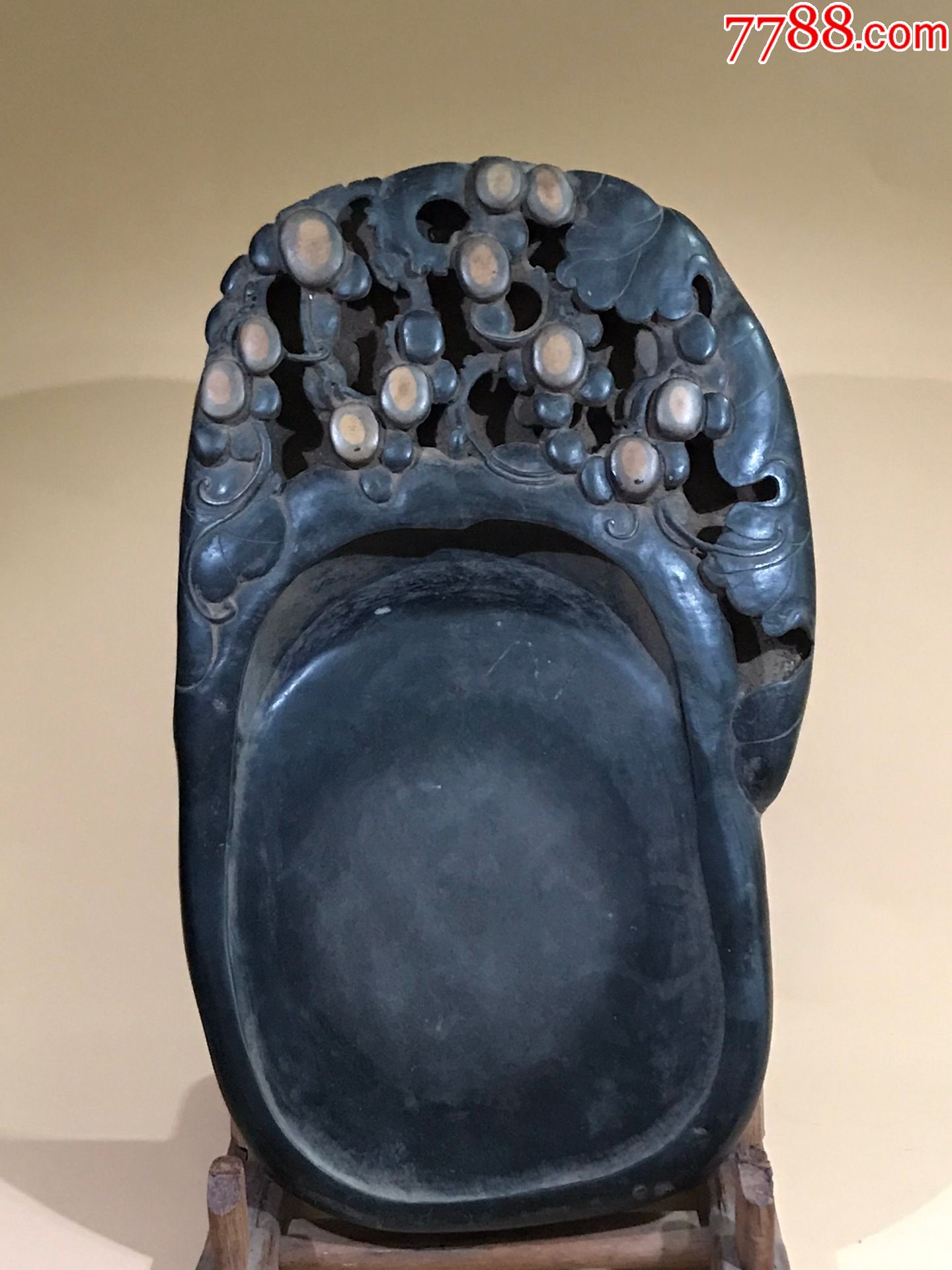 正宗梅花坑硕果累累端砚