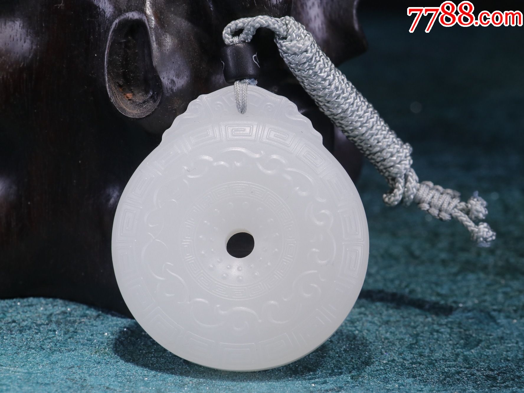 和田玉勾云纹挂件