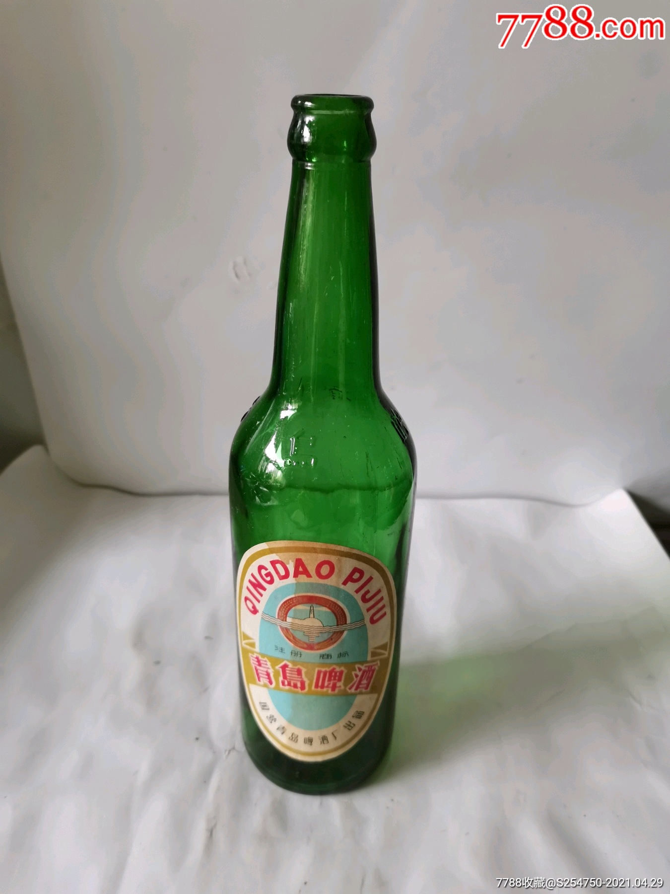 青岛啤酒空瓶图片