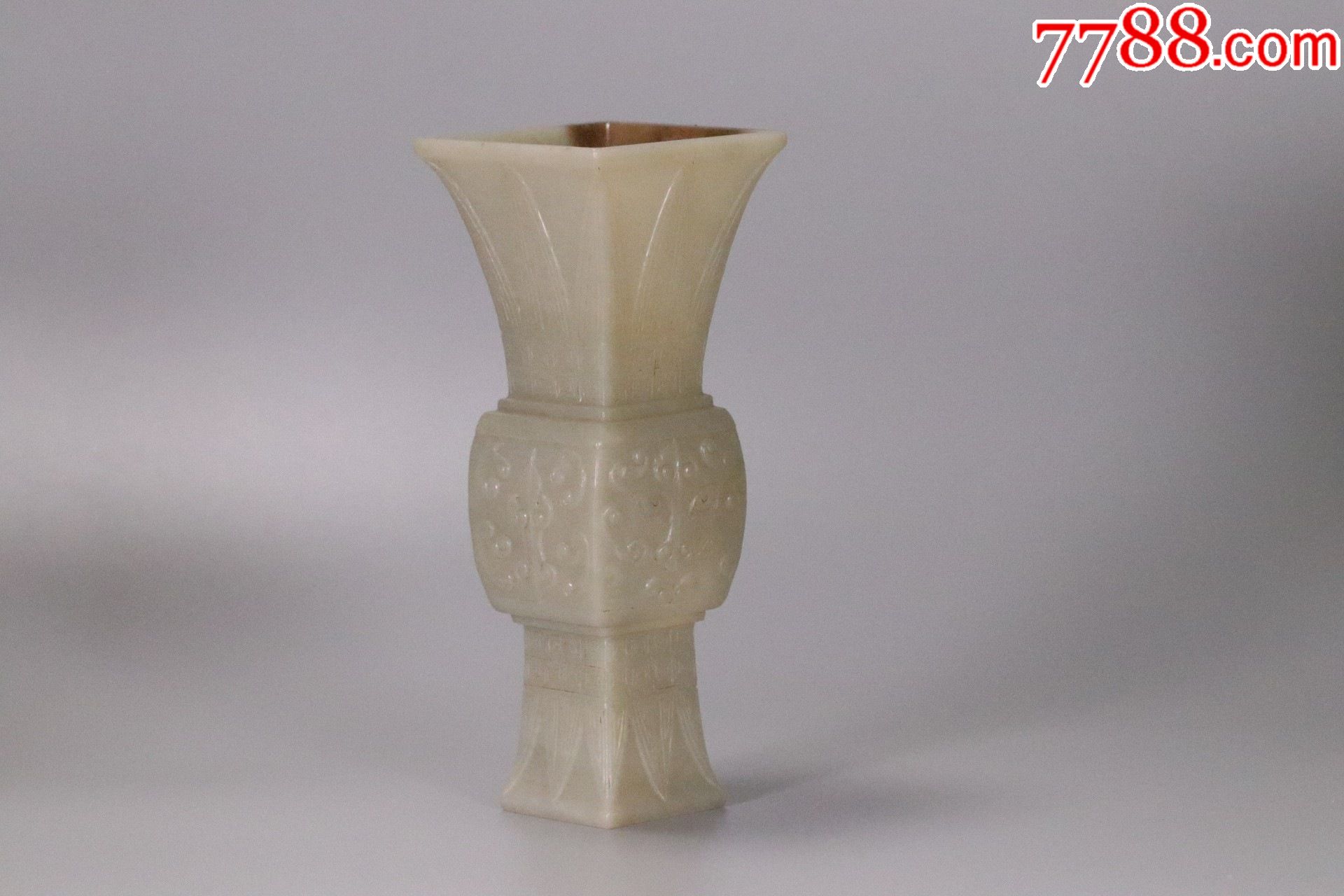 和田玉兽面玉尊