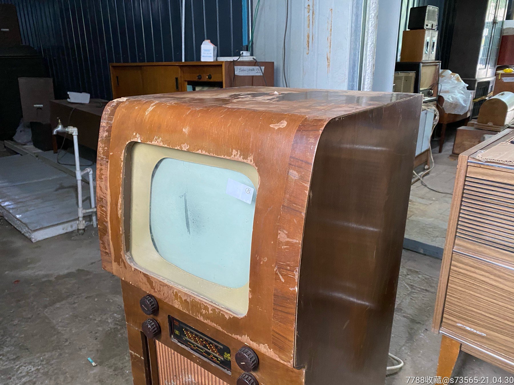 1953年英国产落地式电子管电视机收音机