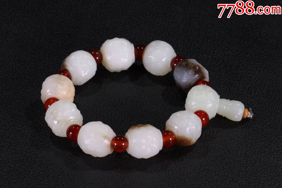 和田玉梅花纹玉雕手串