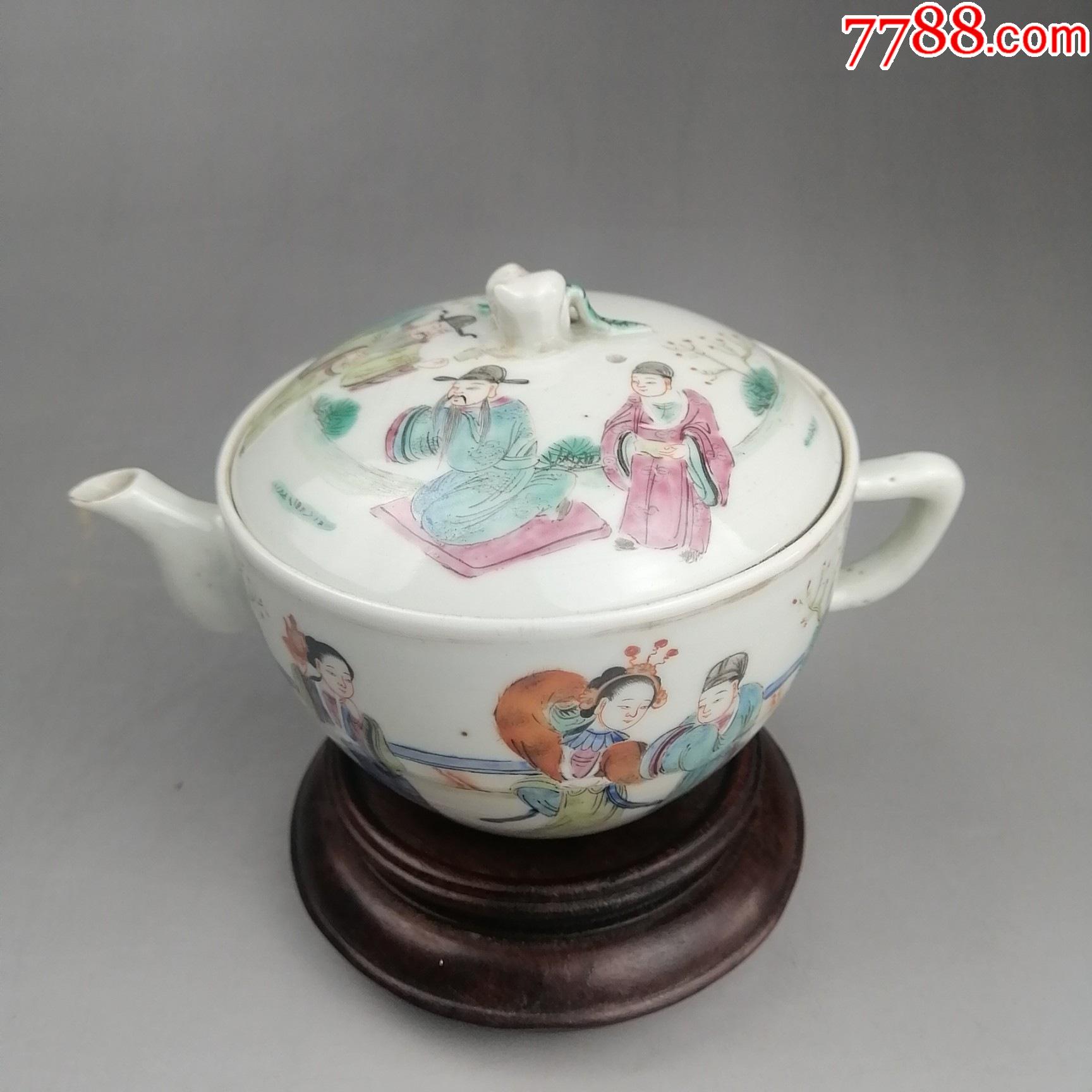 清同治粉彩人物瓷茶壶