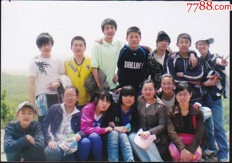男女同学合影