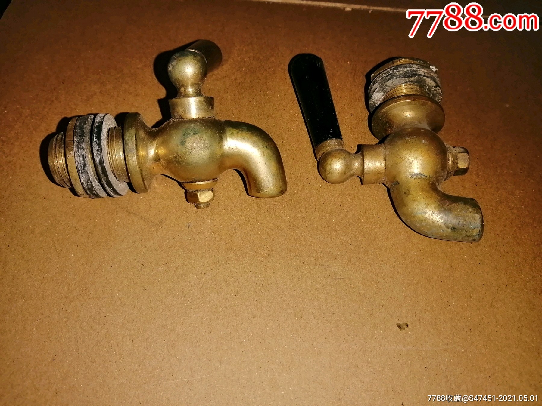 开水桶铜水龙头铜阀门两只