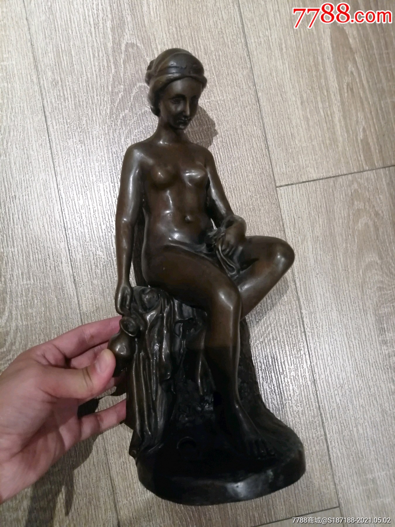 欧洲回流女性铜坐像维纳斯女神铜像