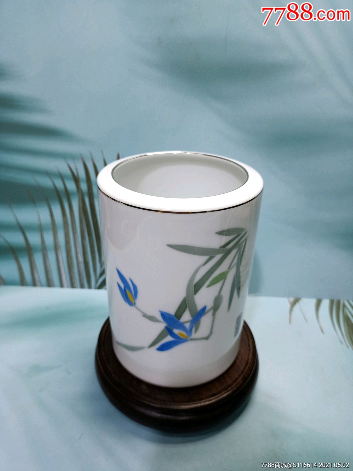 洪江瓷.釉下五彩纯手绘大球泥笔筒