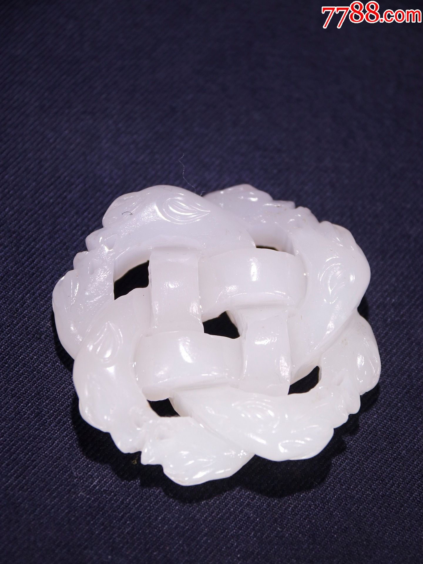 和田玉盘龙挂件