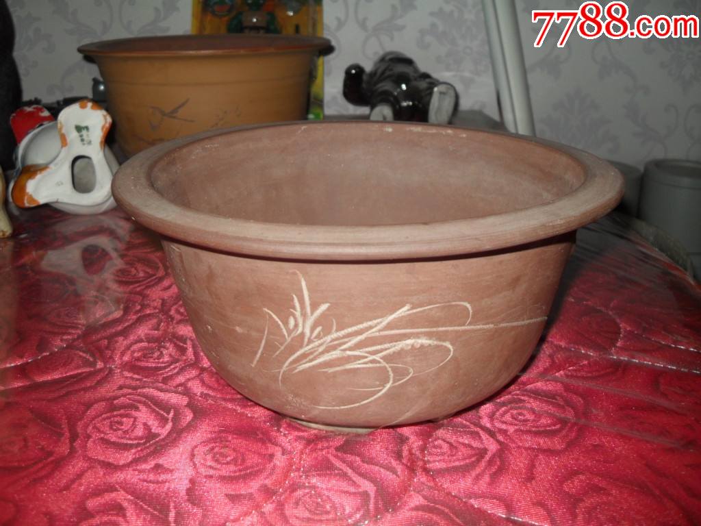 70年代,紫砂花盆一只,全品,带刻工,包老