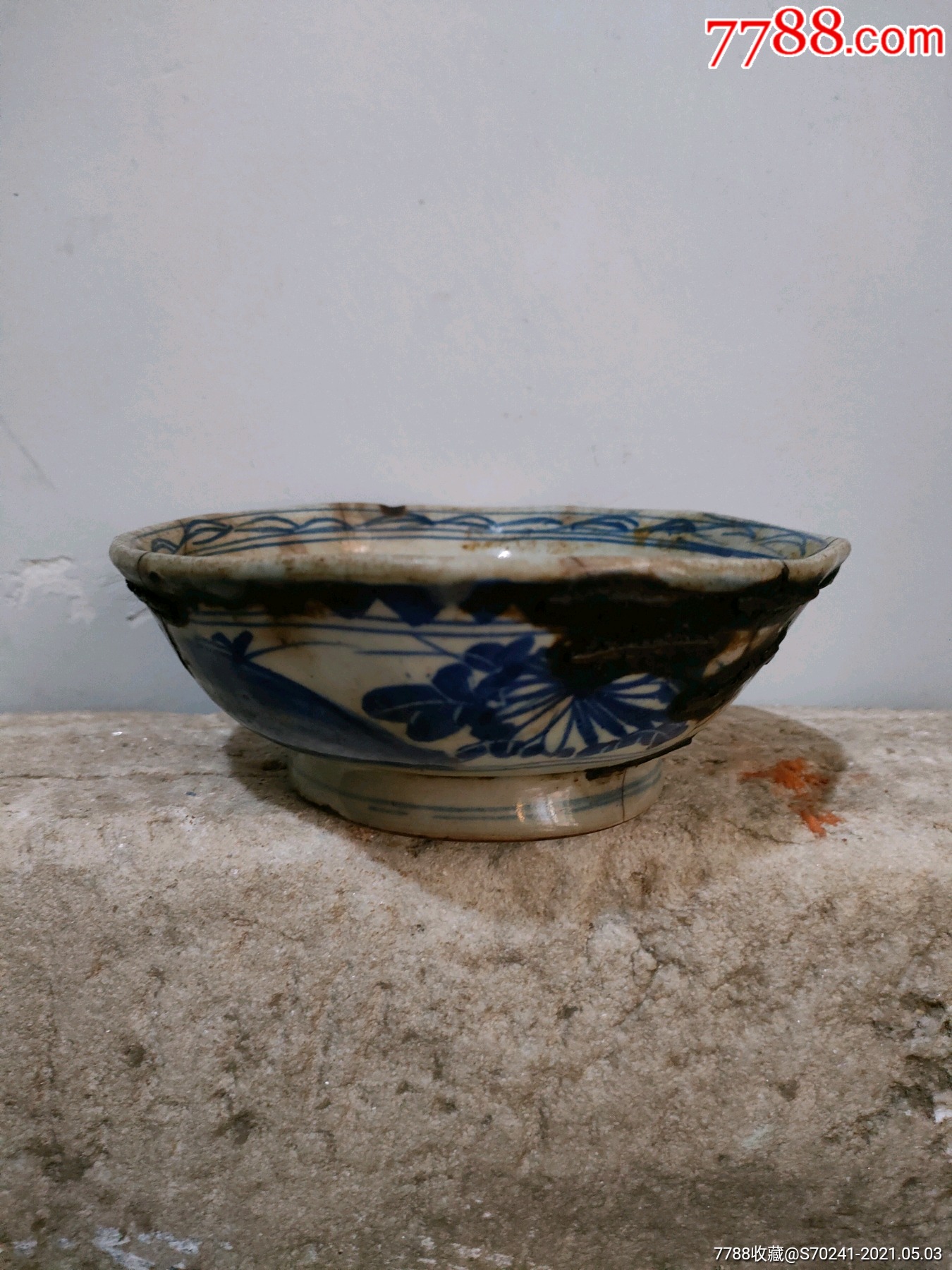 清朝吉祥花卉锯钉大碗