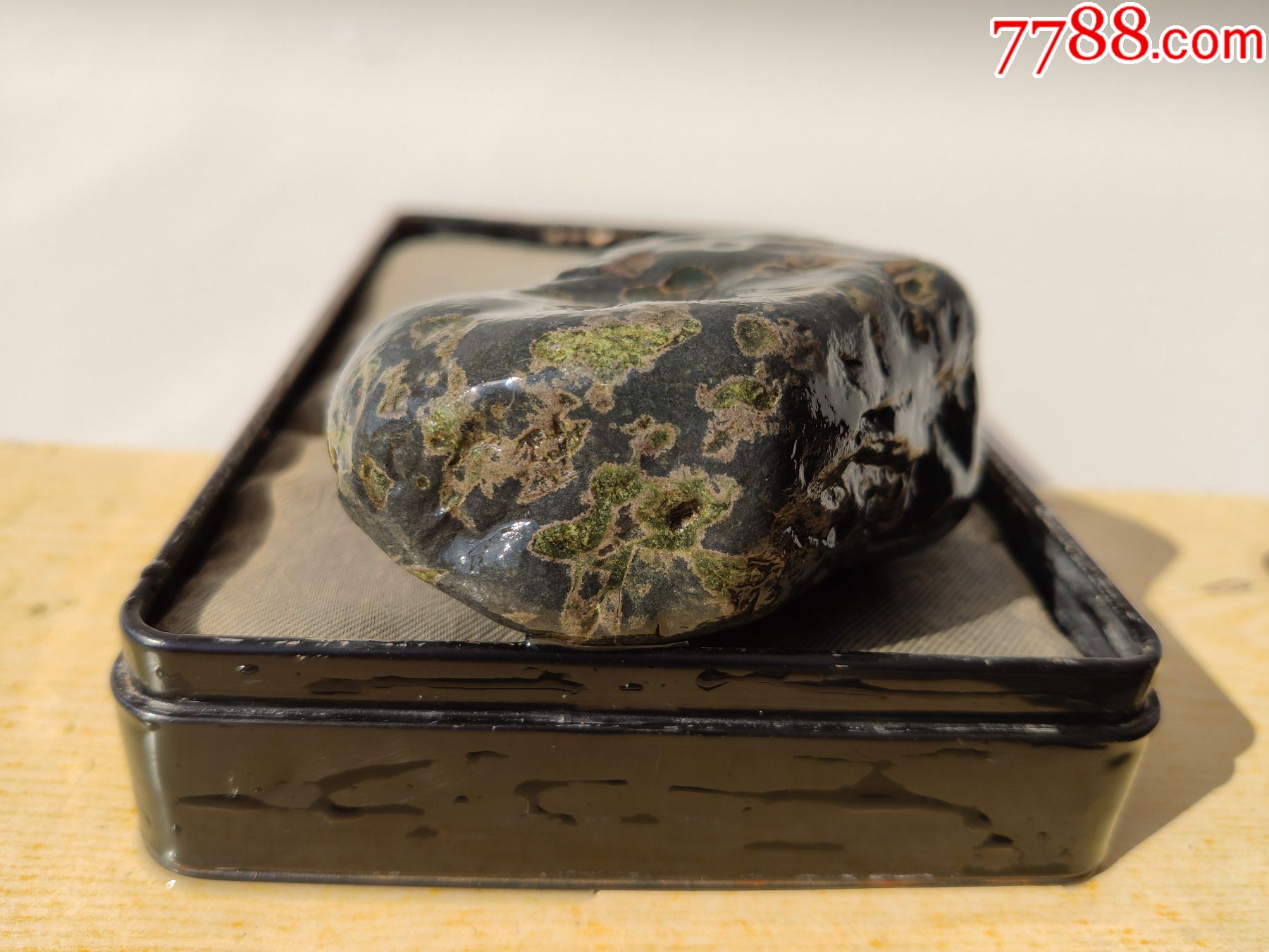 新進洛陽梅花玉原石1912(綠絨玉坑,磁性強)