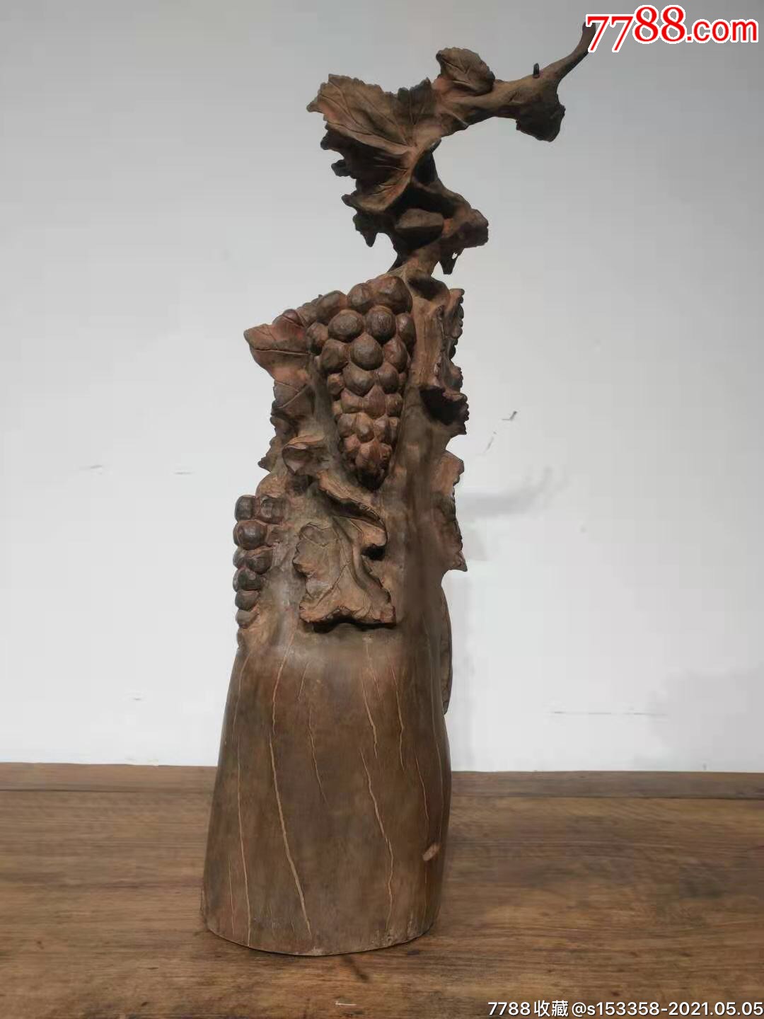 清代果树木木雕葡萄