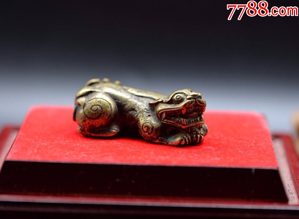 文房铜老瑞兽镇纸