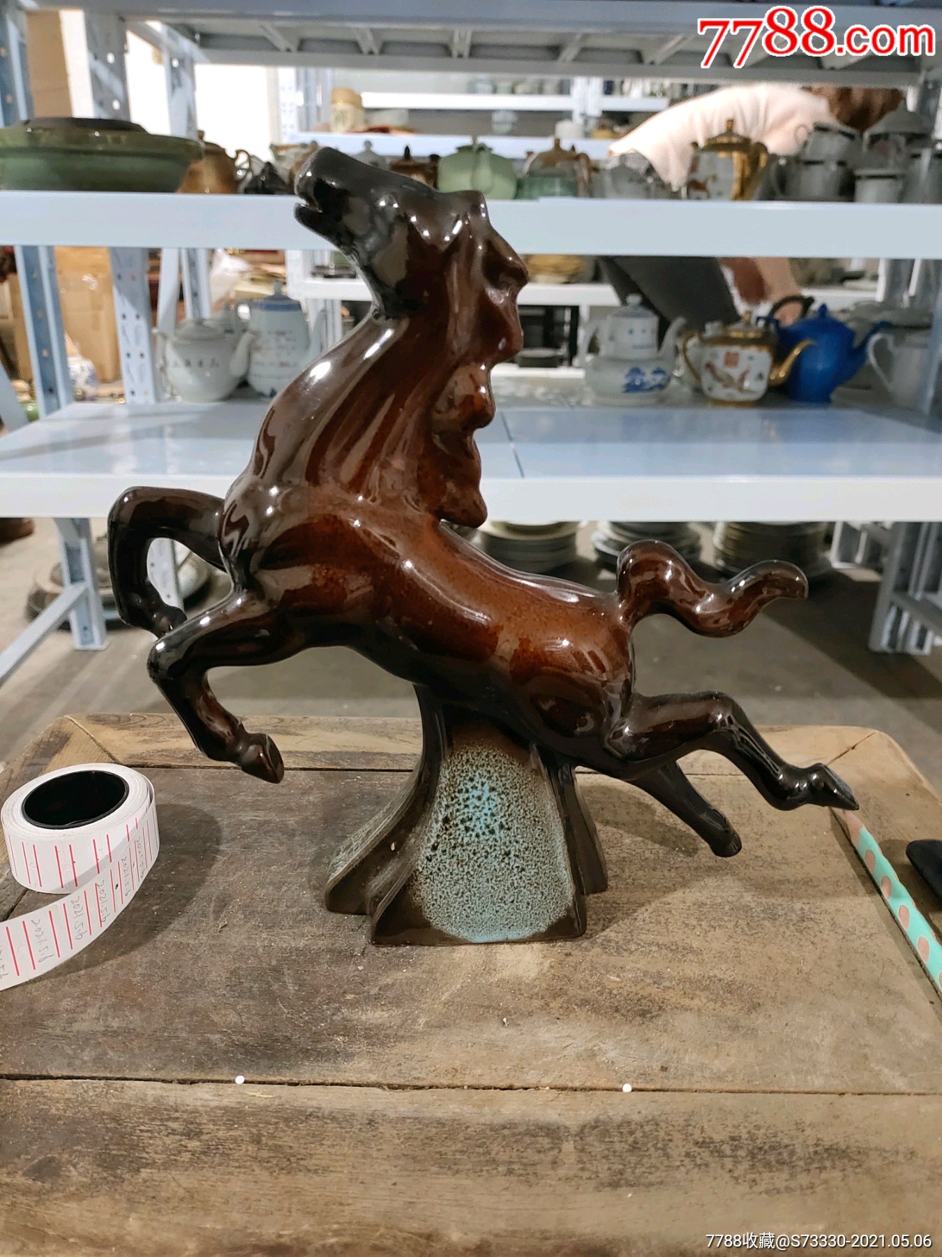 雕塑瓷80年代美陶奔马瓷塑一只
