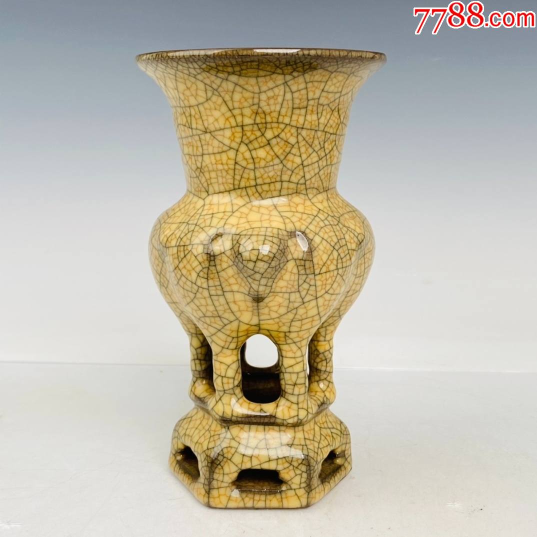 哥瓷三羊尊高19厘米直径10厘米工艺品