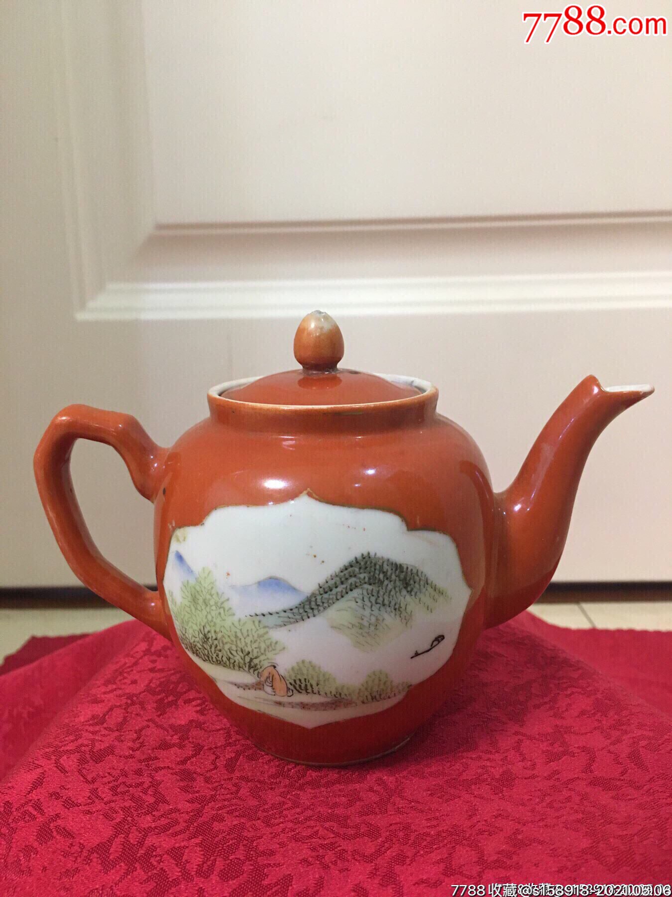 民国珊瑚红开窗山水纹茶壶