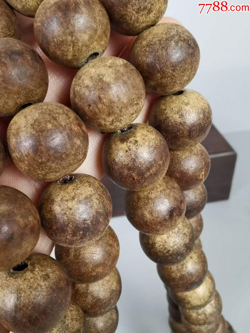 精品珍藏乌木盒装老料沉香手串108颗一盒一串,珠子直径1.