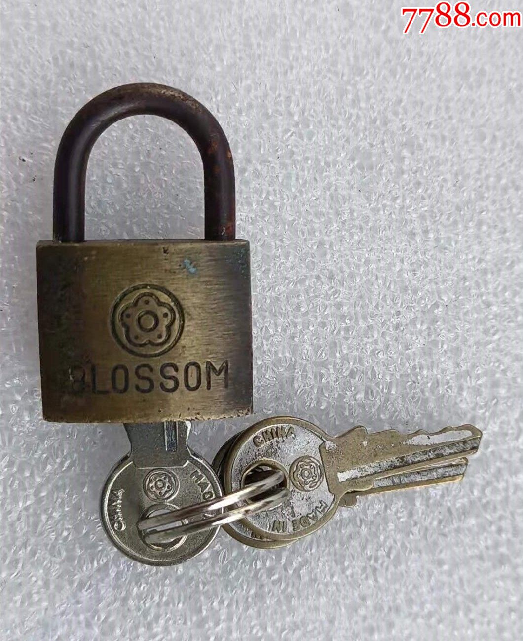 老的blossom梅花牌小铜锁一把带原配钥匙挂锁