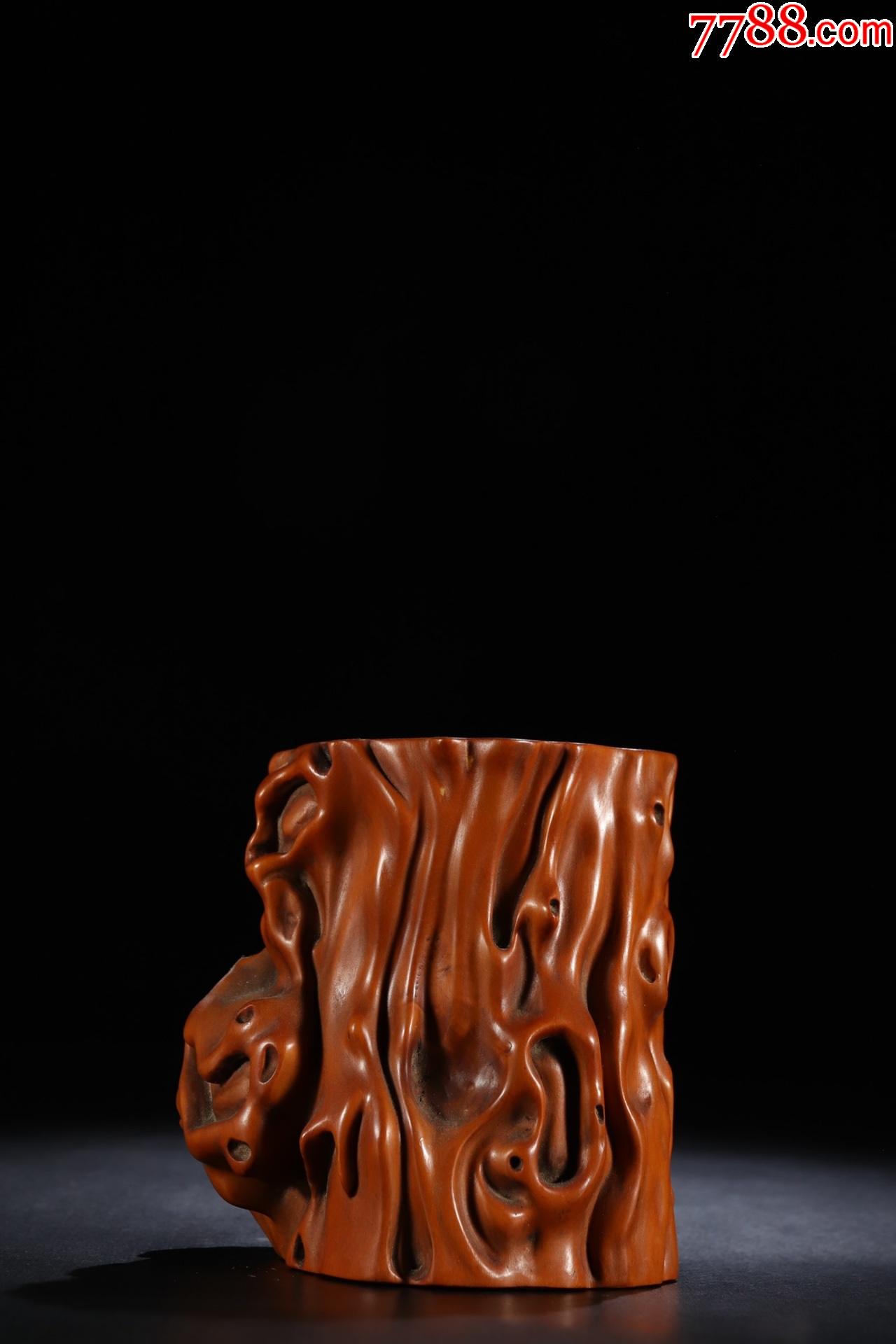 黄杨木树桩形文房笔筒