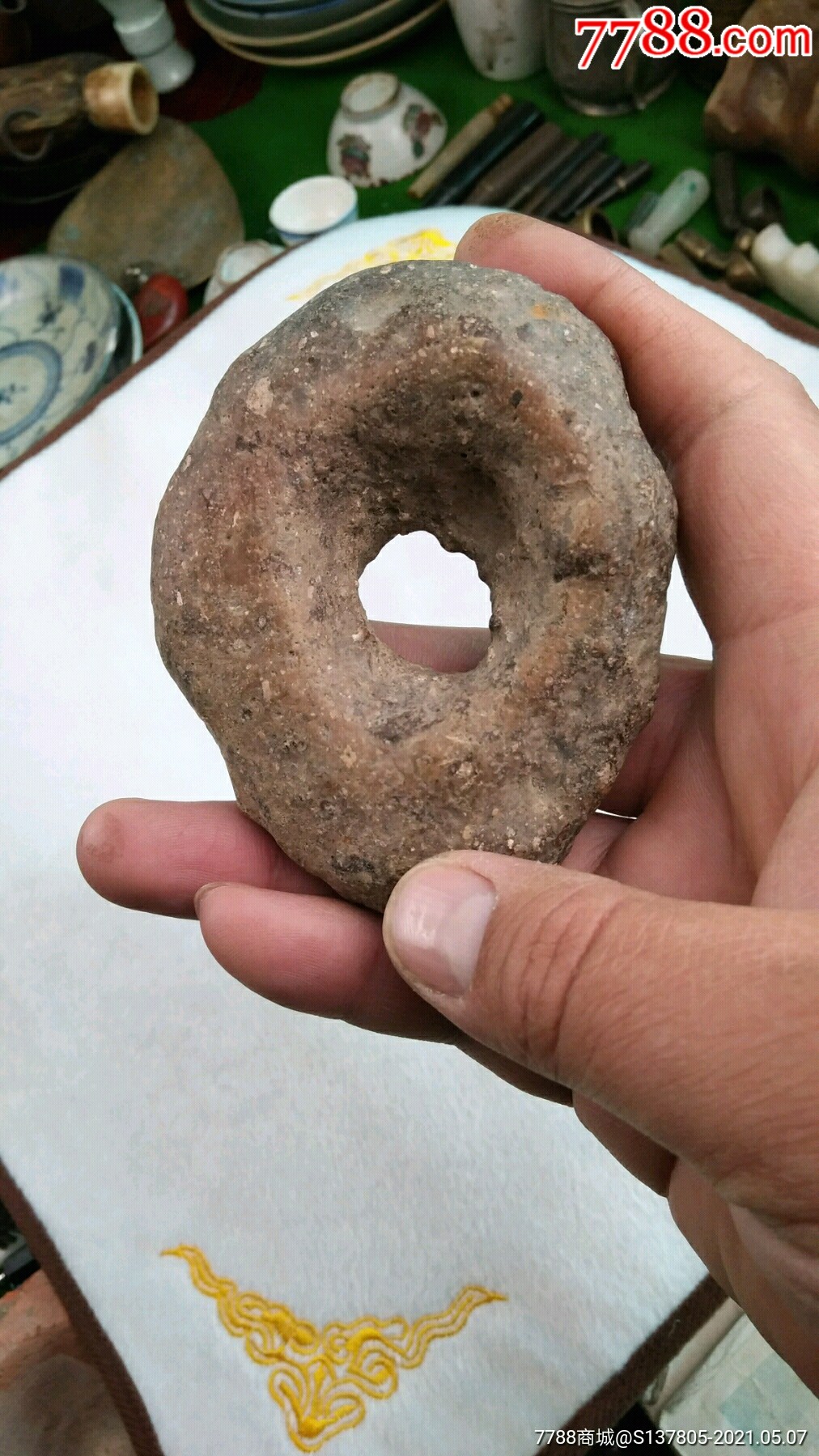 滴水穿石奇石天然造型奇石滴水石