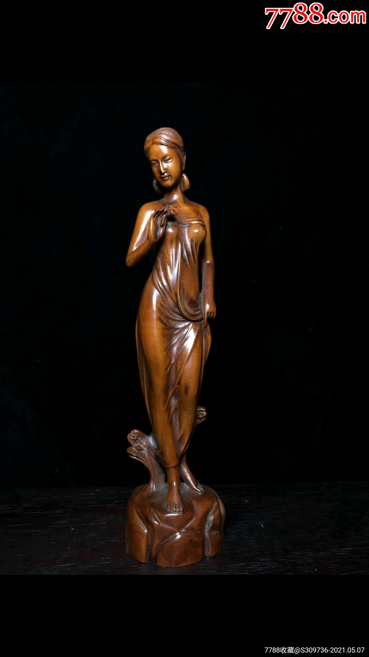 黄杨木美女摆件