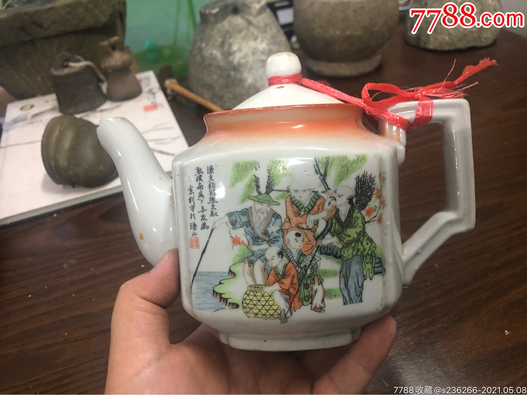 民国余钊制粉彩茶壶