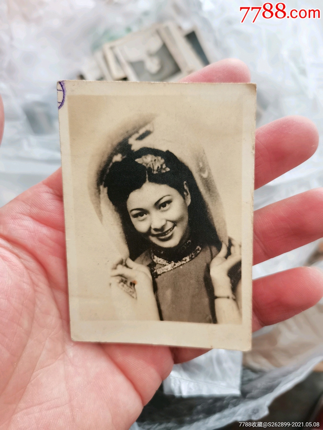 民国时期天后级别名媛白虹单人照老照片