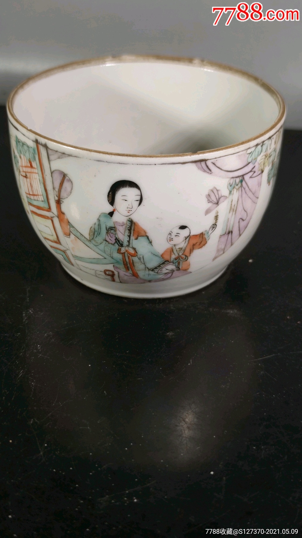 清末民初名家戴寿山粉彩人物盖罐(一口价)品相基本完好,口沿小蚂蚁咬