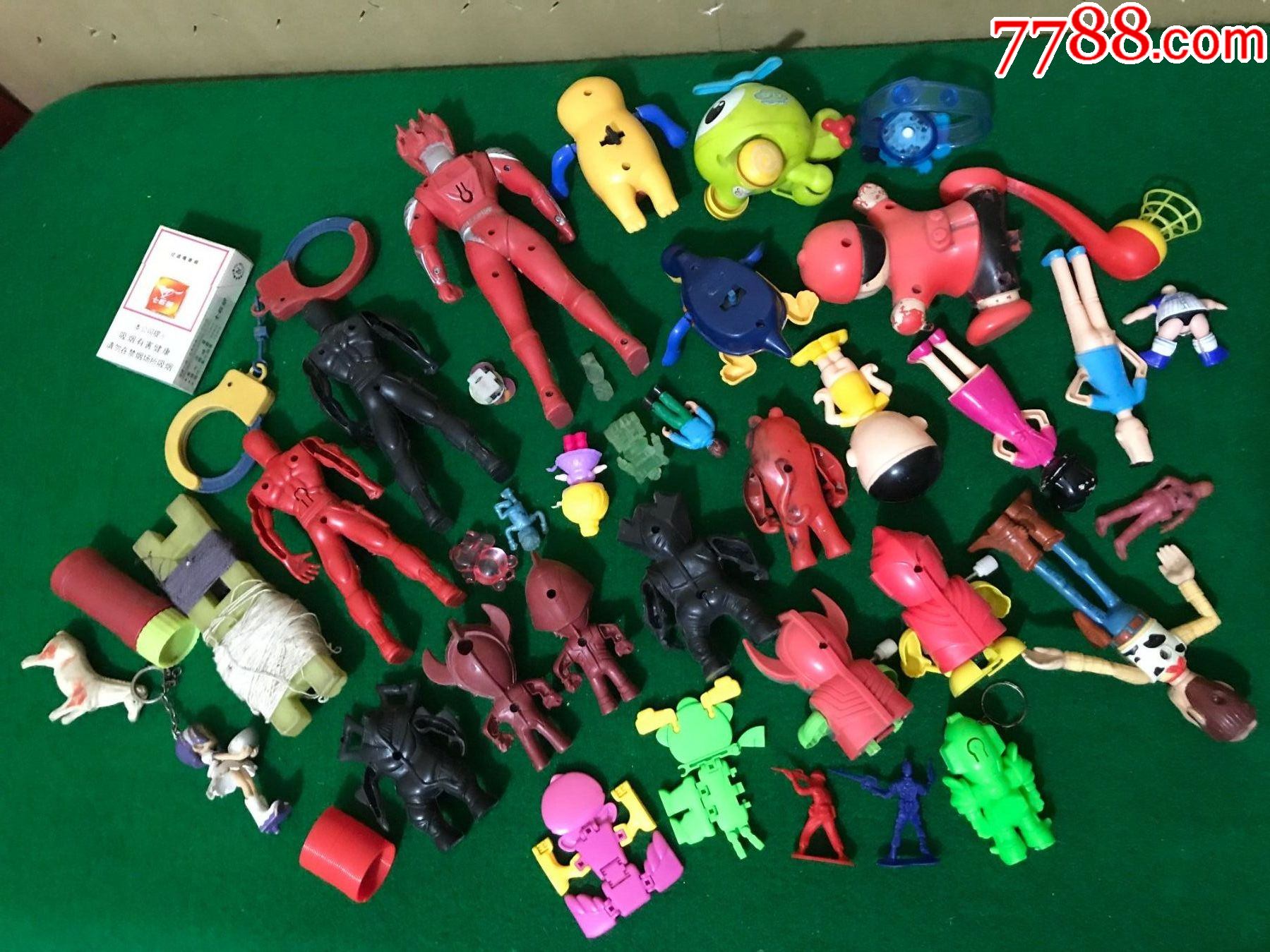 混杂玩具零件合售