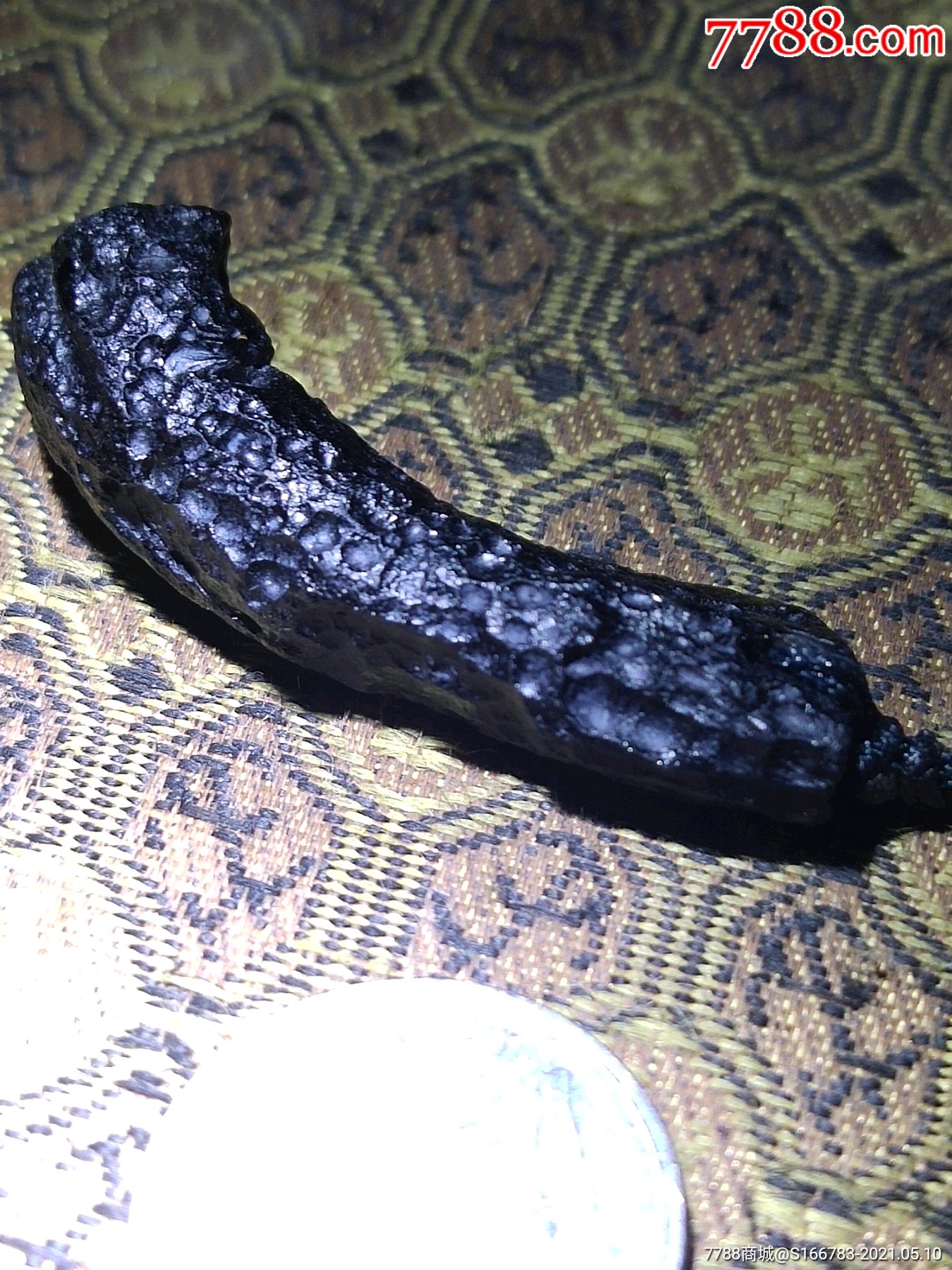 雷公墨玻璃陨石吊坠