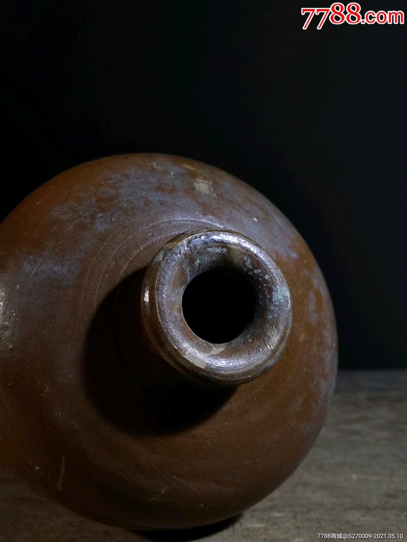 土陶酱釉案台大肚罐