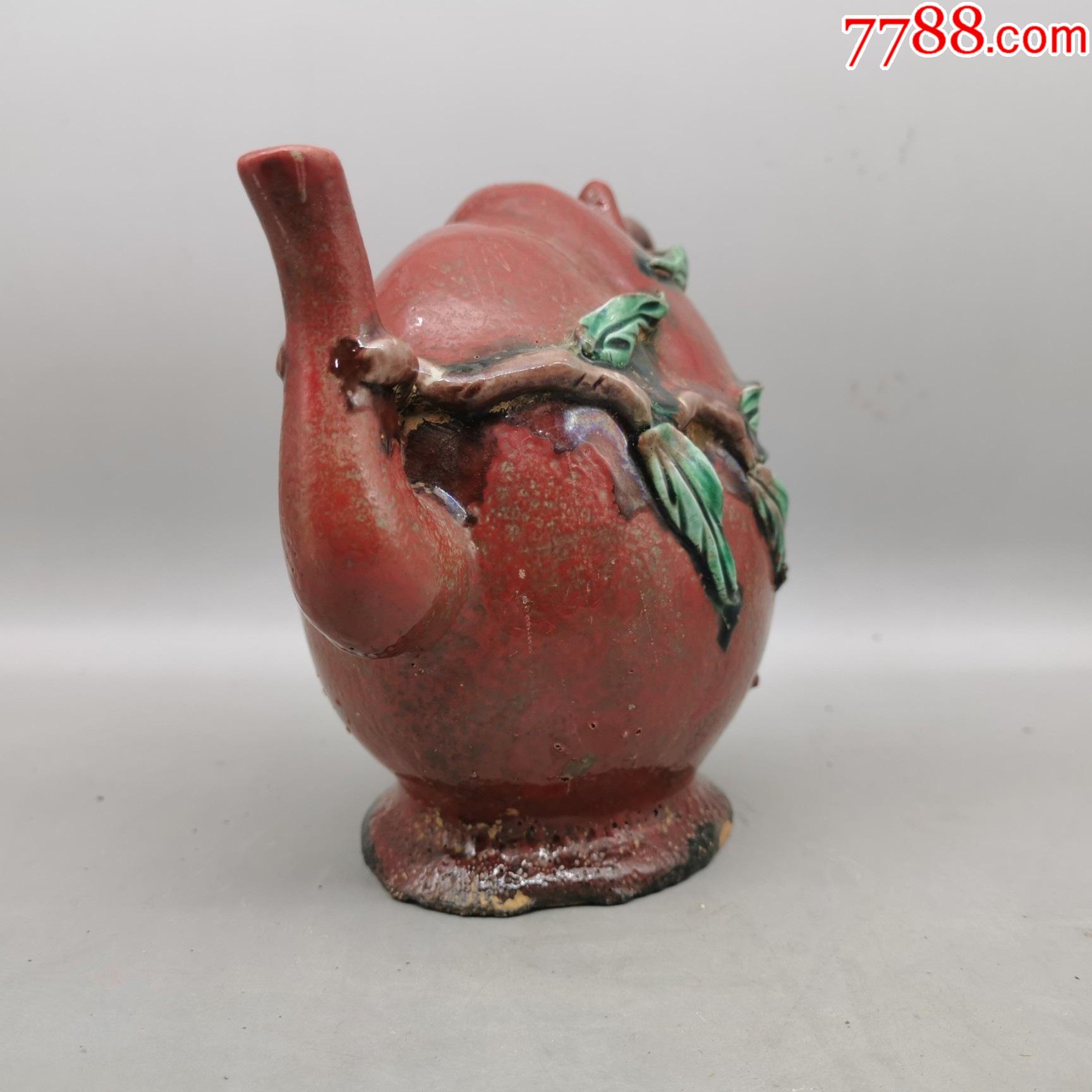 粉彩寿桃型瓷倒流壶