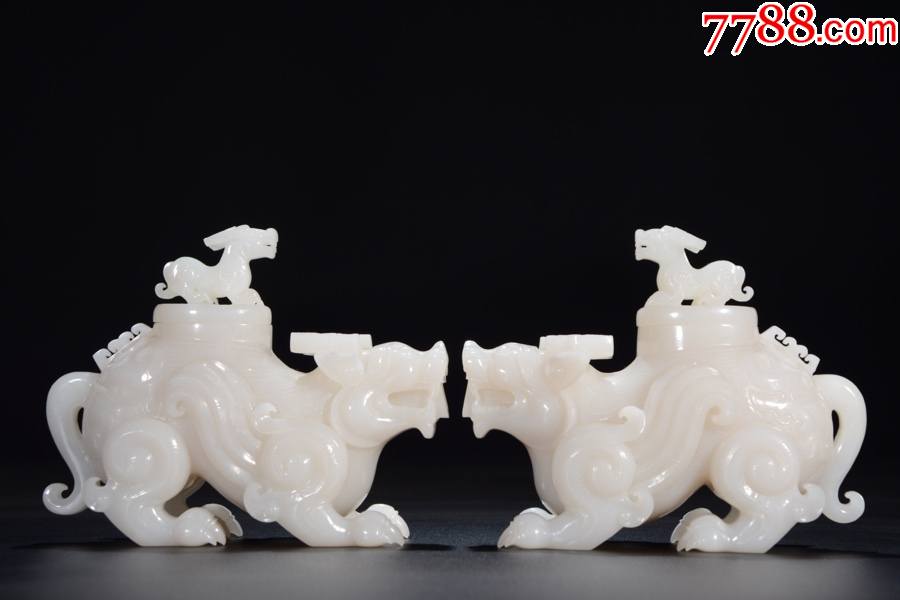 和田白玉兽面勾云纹瑞兽一对