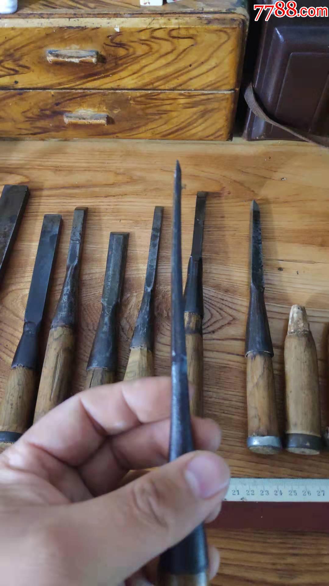 上世纪70-80年代老式老木工凿子一组8只合售.