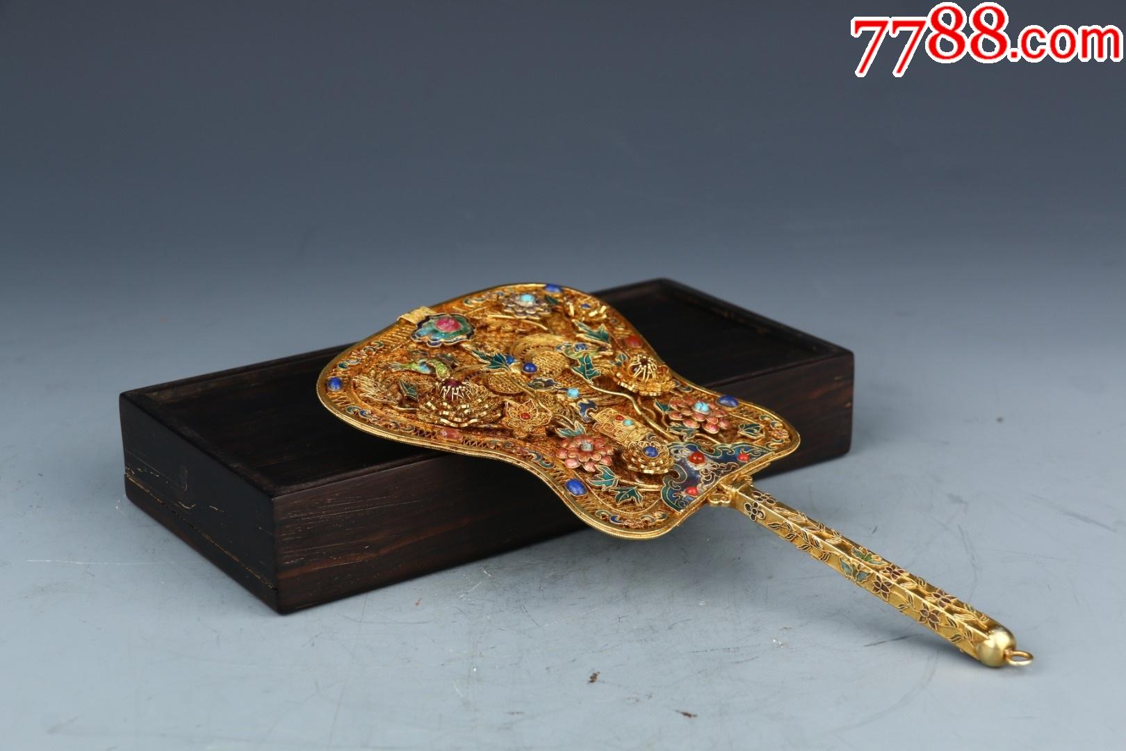 "纯金掐丝嵌宝扇