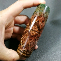 藏传菱形12眼超大象雄玛瑙天珠【宝贝尺寸】:长100宽33毫米左右,重量