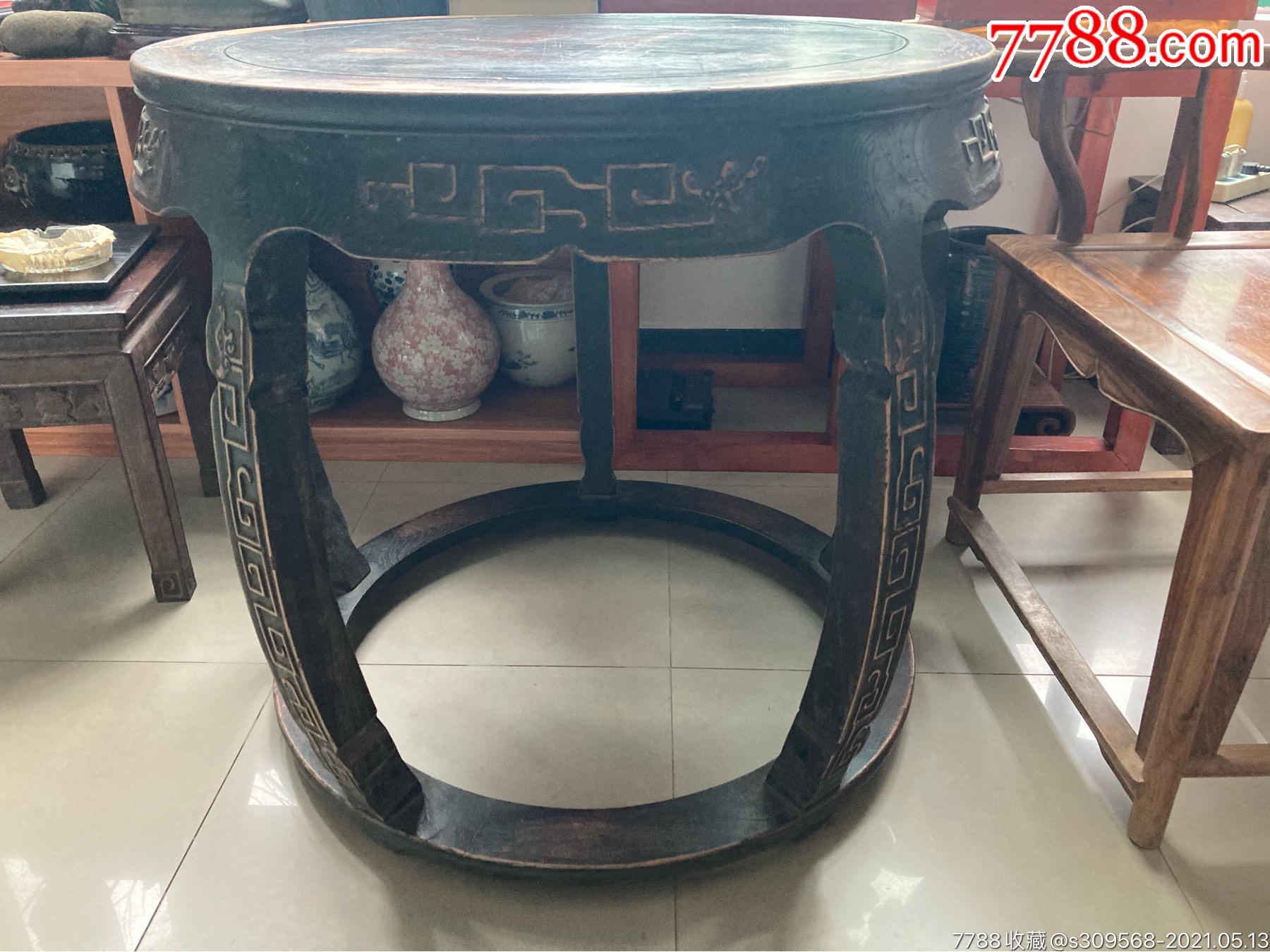 楠木鼓形桌十凳