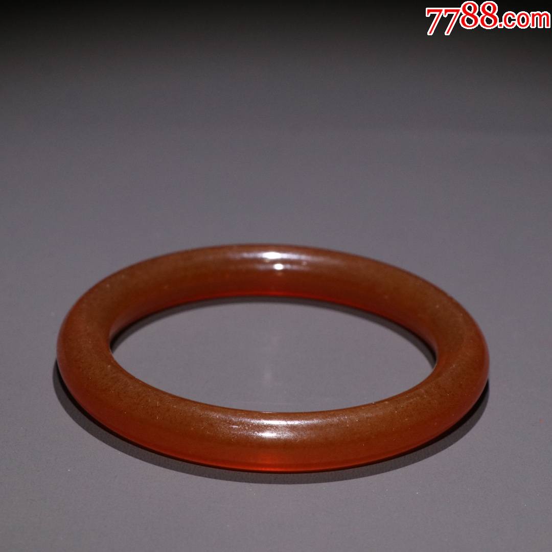 老琥珀圆条手镯.